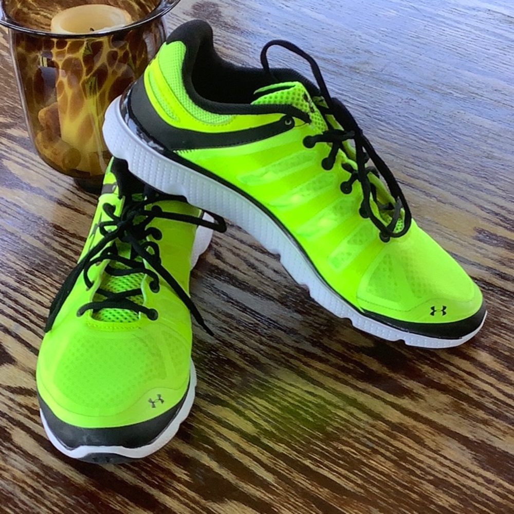 Under Armour sz 14